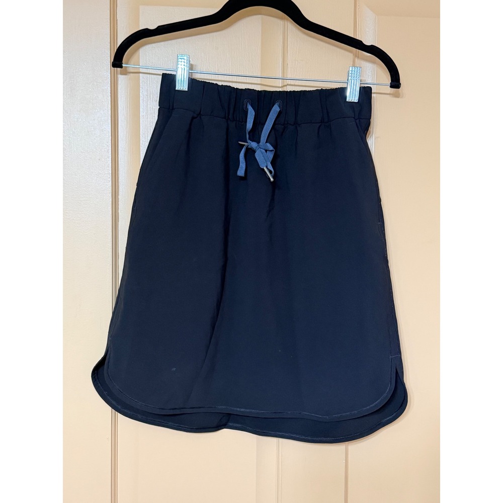 Lululemon On the Fly Skirt Black Drawstring Elastic Waist Active Travel Size 4‎